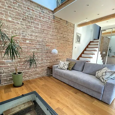 Modern Loft With A Garden Warsaw
